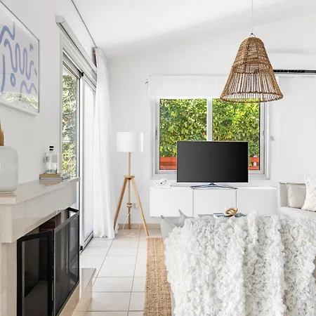 Ivy Blue By Nomads - Short Walk To Coral Bay Villa *