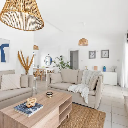 Ivy Blue By Nomads - Short Walk To Coral Bay Villa