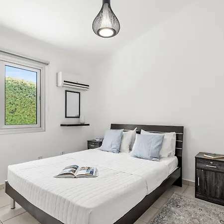 Ivy Blue By Nomads - Short Walk To Coral Bay Villa *