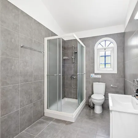 Villa Ivy Blue By Nomads - Short Walk To Coral Bay *