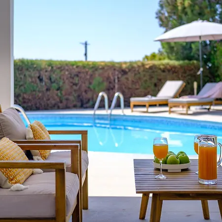 Villa Ivy Blue By Nomads - Short Walk To Coral Bay Peyia