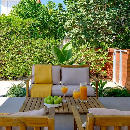 Ivy Blue By Nomads - Short Walk To Coral Bay * Peja