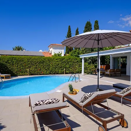 Ivy Blue By Nomads - Short Walk To Coral Bay * Peja