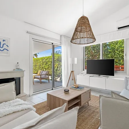 Ivy Blue By Nomads - Short Walk To Coral Bay Villa