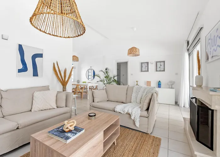 Ivy Blue By Nomads - Short Walk To Coral Bay Villa