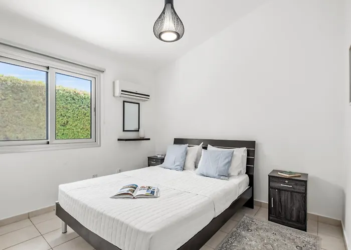 Ivy Blue By Nomads - Short Walk To Coral Bay Villa *