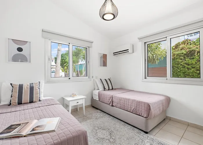 Ivy Blue By Nomads - Short Walk To Coral Bay Villa Peyia